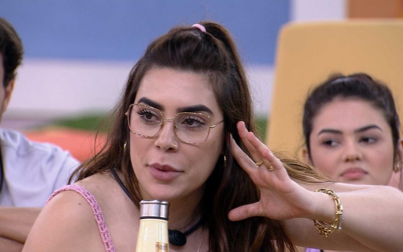Naiara Azevedo canta música nova no BBB 22