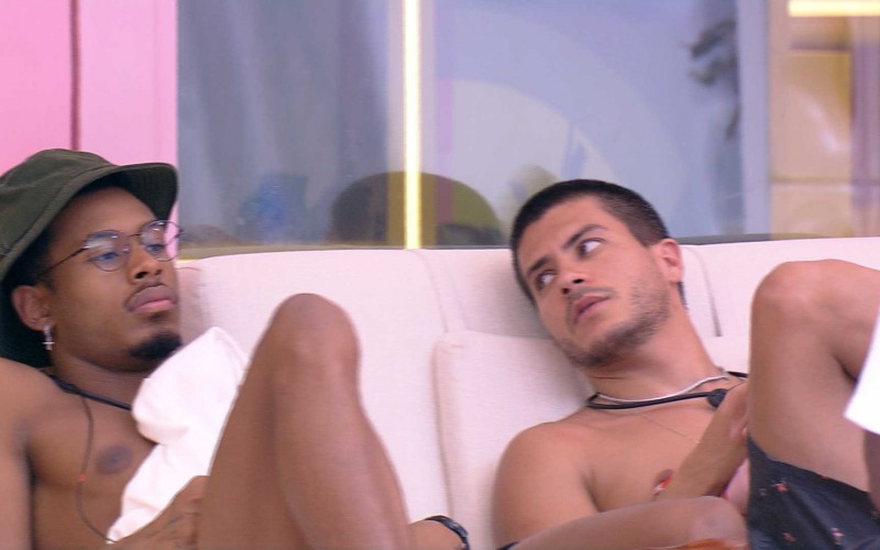 No BBB 22, Arthur Aguiar cogita dar fim ao revezamento da Xepa