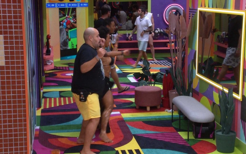 No BBB 22, brothers dançam coreografia de hit de Gloria Groove
