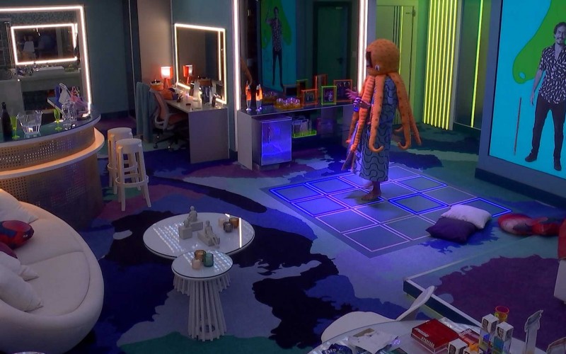 No BBB 22, Eliezer dança sozinho no Quarto do Líder