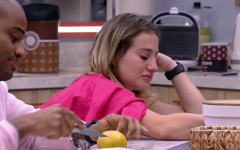 No BBB 23, Bruna Griphao chora e recebe carinho de Cezar