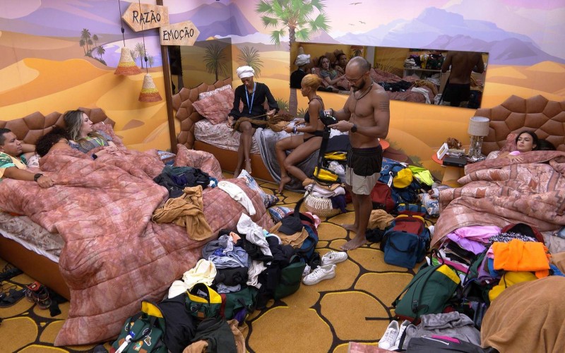 No BBB 23, Tina reage a indireta de Cezar sobre peruca