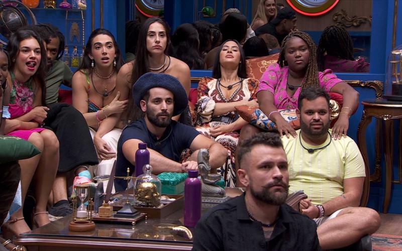 No BBB 24, brothers aplaudem Beatriz durante o Sincerão