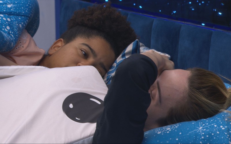 No BBB 26, Ana Paula Renault chora ao falar sobre seu pai