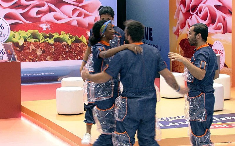 No BBB21, Arthur vence desafio Seara e ganha prêmio especial