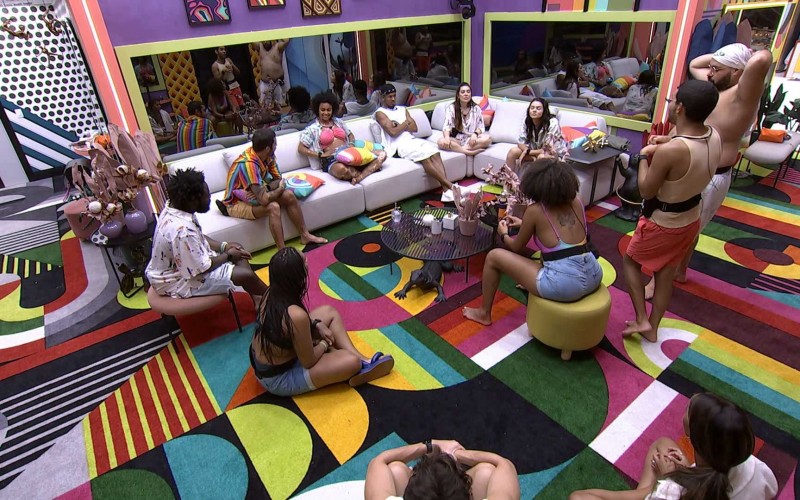 No BBB22, brothers brincam de detetive e Ladrão