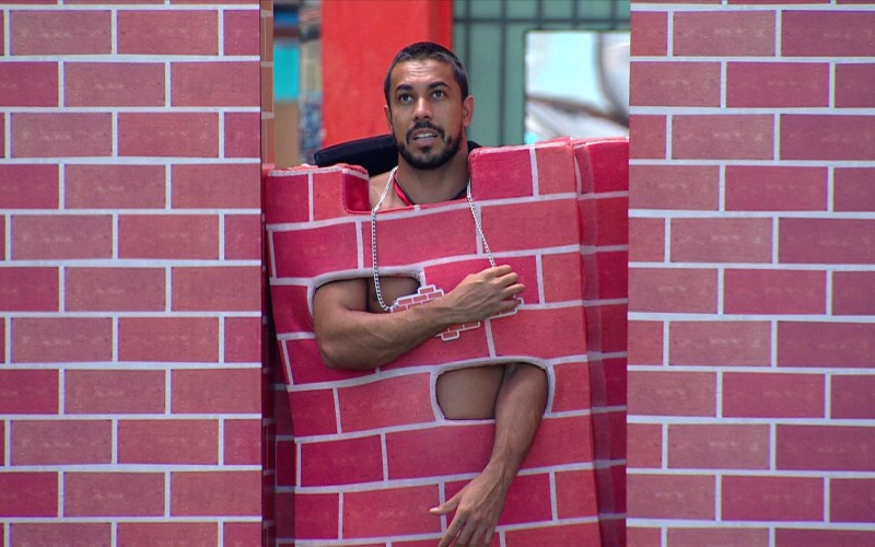 No Castigo do Monstro, Maike comenta: 