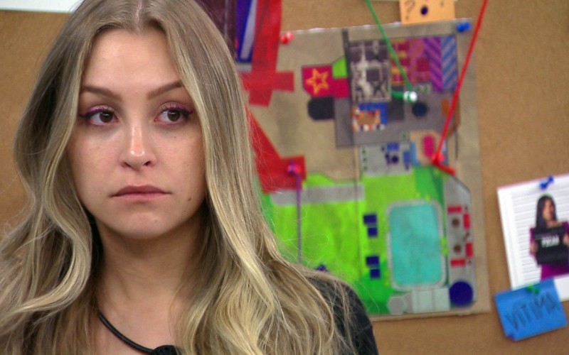 No Quarto Secreto do BBB21, Carla Diaz analisa Caio e Rodolffo