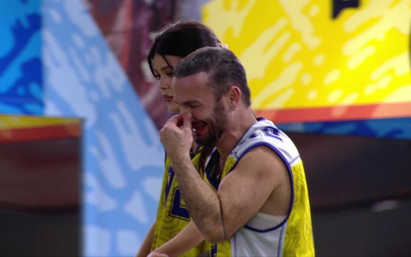 No Top 5, Diego Hypolito cai no choro com Vitória Strada, e atriz reflete: 