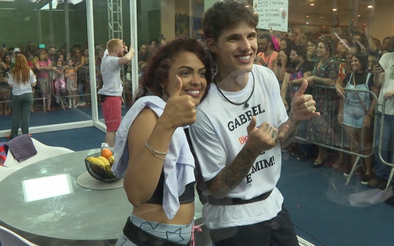 Paula, da Casa de Vidro, conta se Gabriel faz seu tipo