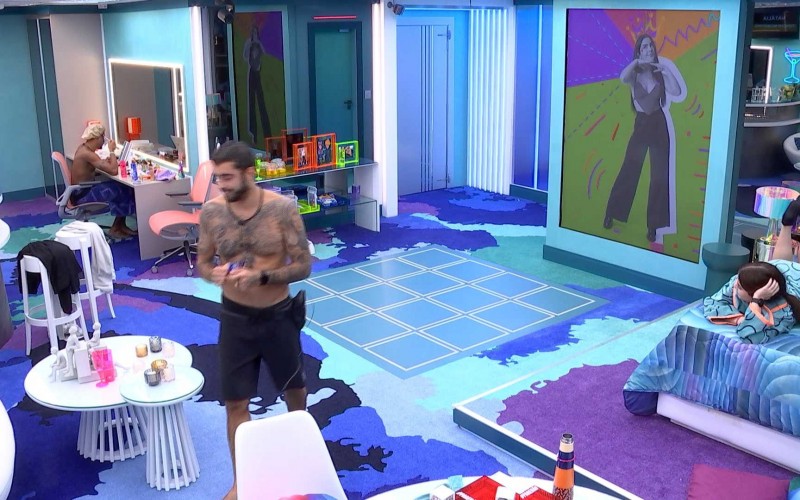 Pedro Scooby diz qual brother está 