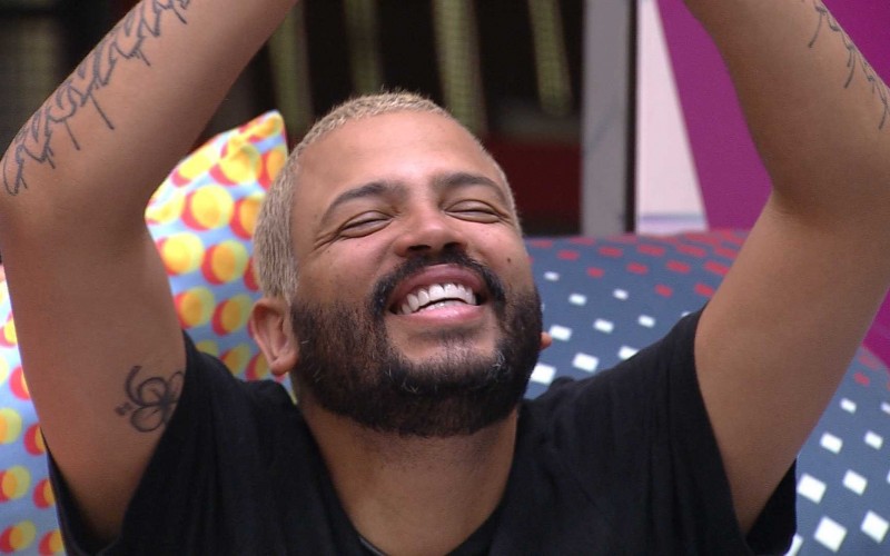 Projota brinca com brothers do BBB21: 