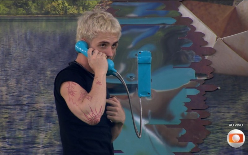 Marina Sena se diverte em quadro do Fanfic BBB com Juliano Floss: 