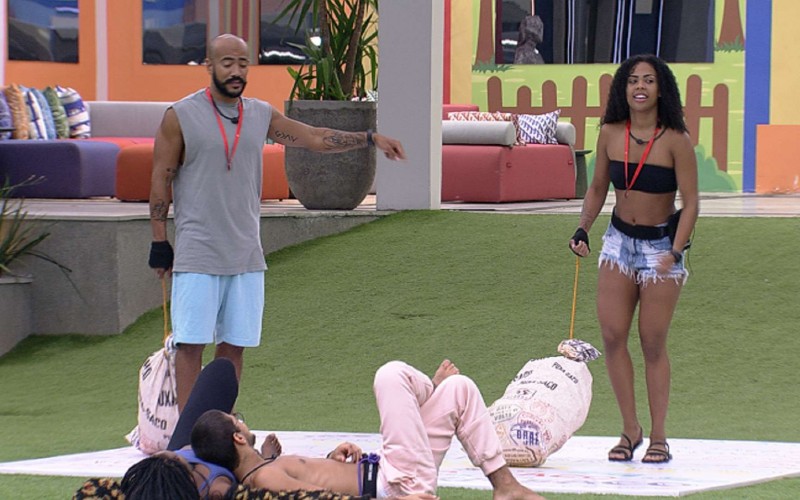 Ricardo e Marvvila cumprem o primeiro Castigo do Monstro