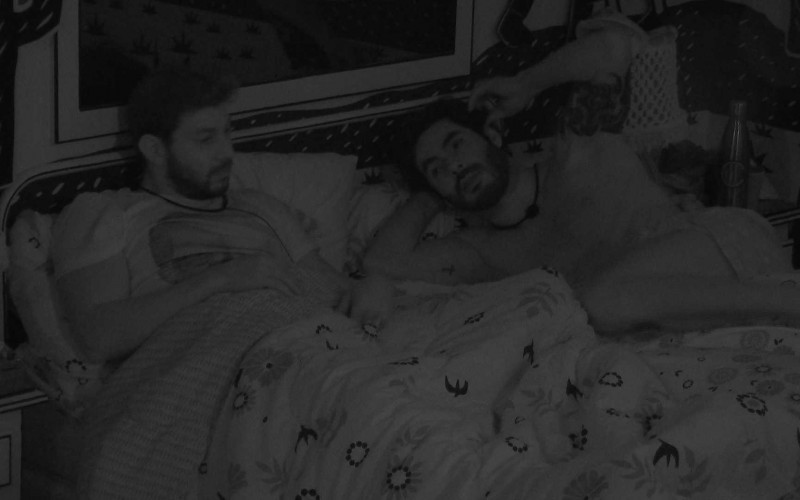 Rodolffo dispara sobre Thaís: 