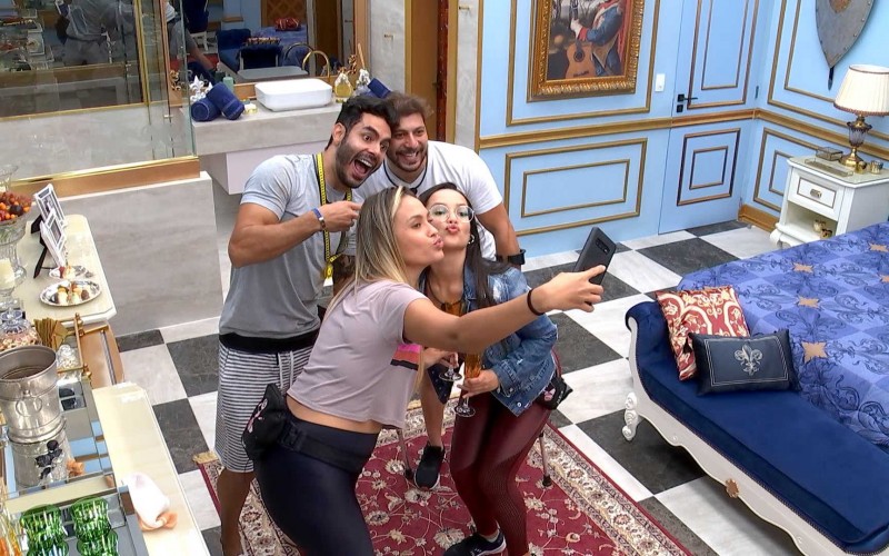 Rodolffo inaugura Quarto do Líder do BBB21