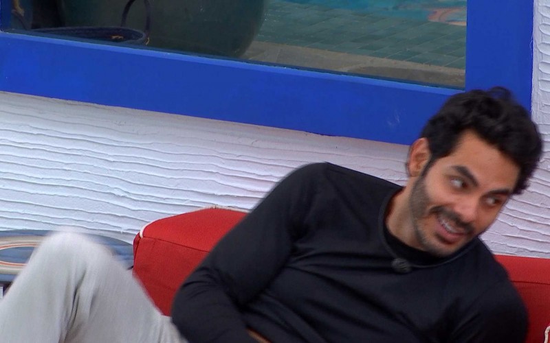 Rodolffo questiona sister: 