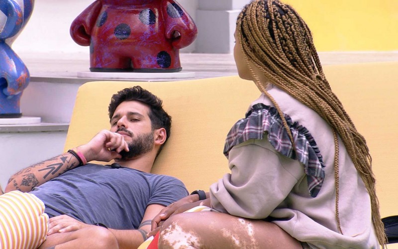 Rodrigo afirma: ‘Dá pra ver que o Eli está enfeitiçado’