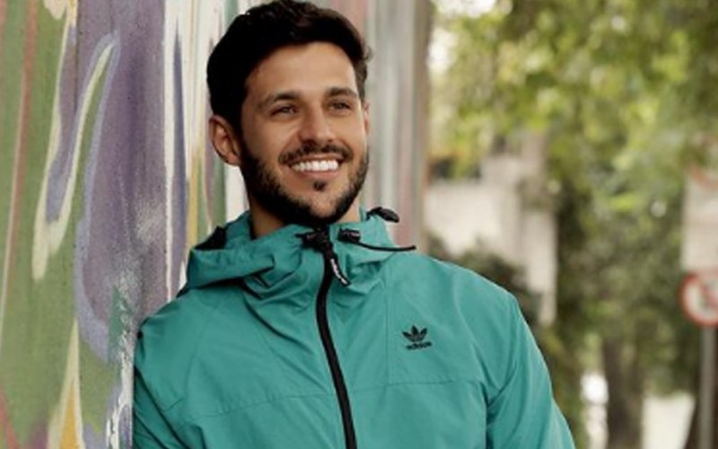 Rodrigo, do BBB 22, inicia exercícios com fisioterapeuta