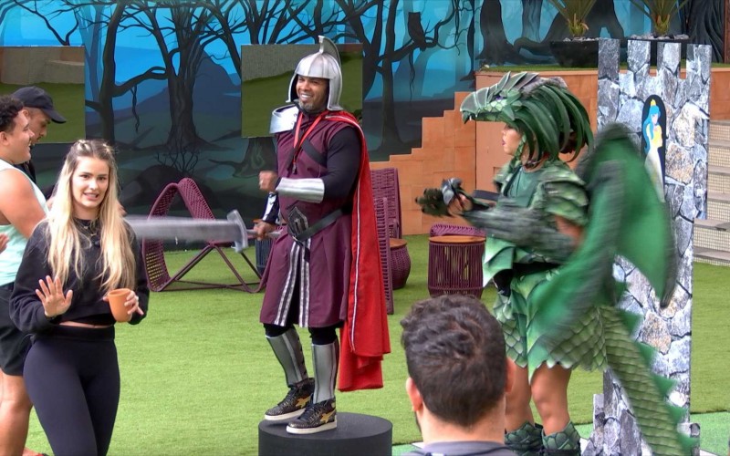 Rodriguinho e Pitel cumprem Castigo do Monstro no BBB 24