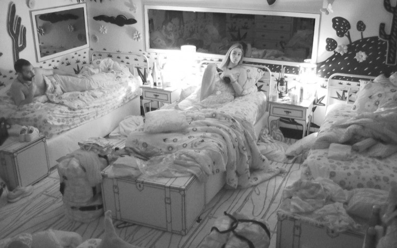 Sarah alerta Juliette sobre Projota: 