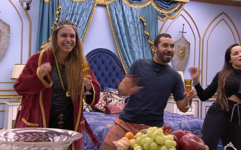 Sarah, Gilberto e Juliette dançam no Quarto do Líder do BBB21