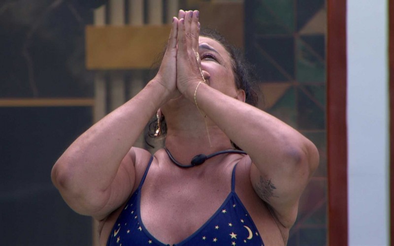 Solange Couto faz oração e se emociona no BBB 26