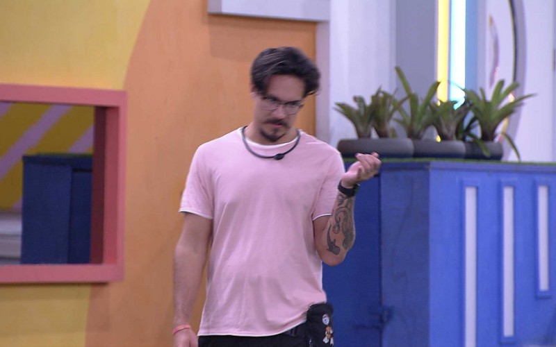 Sozinho, Eliezer desabafa no BBB 22: 