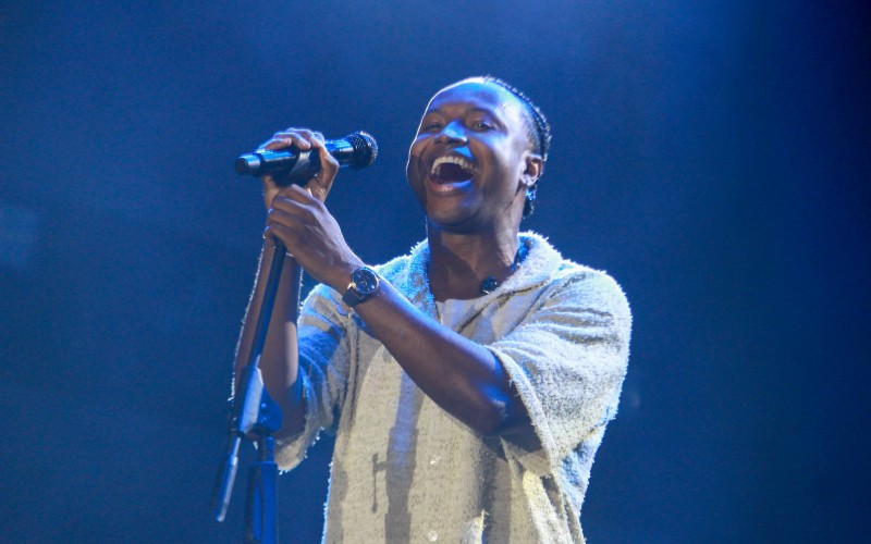 Thiaguinho se apresenta no BBB 26; confira detalhes