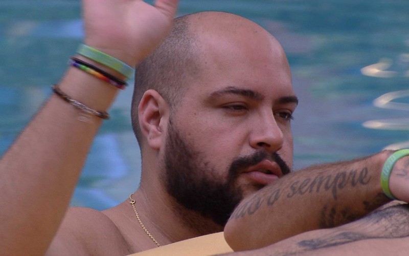 Tiago Abravanel, do BBB 22, lembra encontro com Roberto Carlos