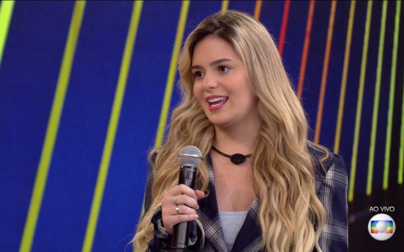 Tiago Leifert conversa com Viih Tube, 13ª eliminada do BBB21