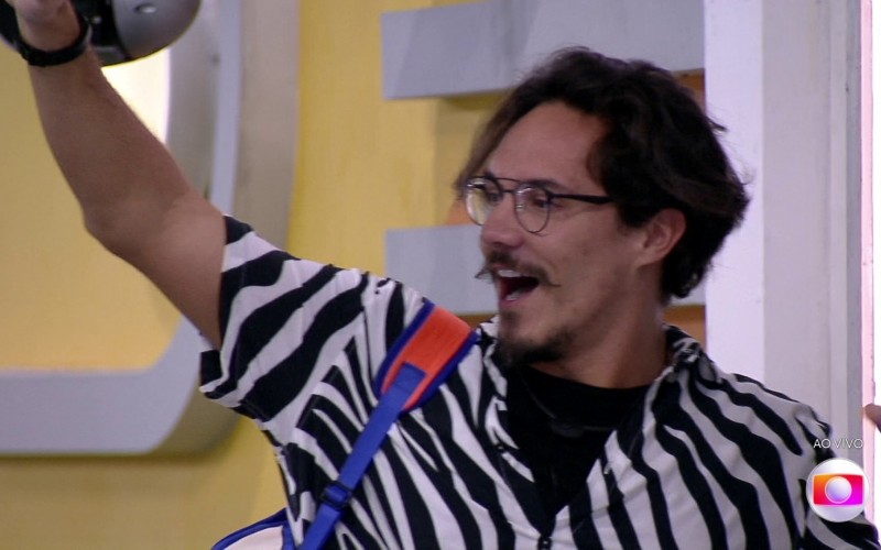 Vídeos BBB 22: confira o que rolou na madrugada do dia 25/04