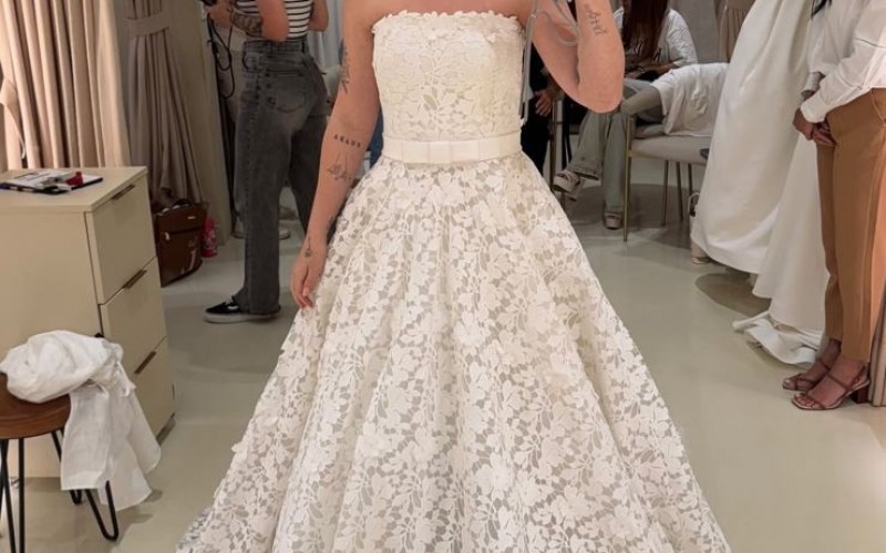 Viih Tube exibe prova de vestido de noiva