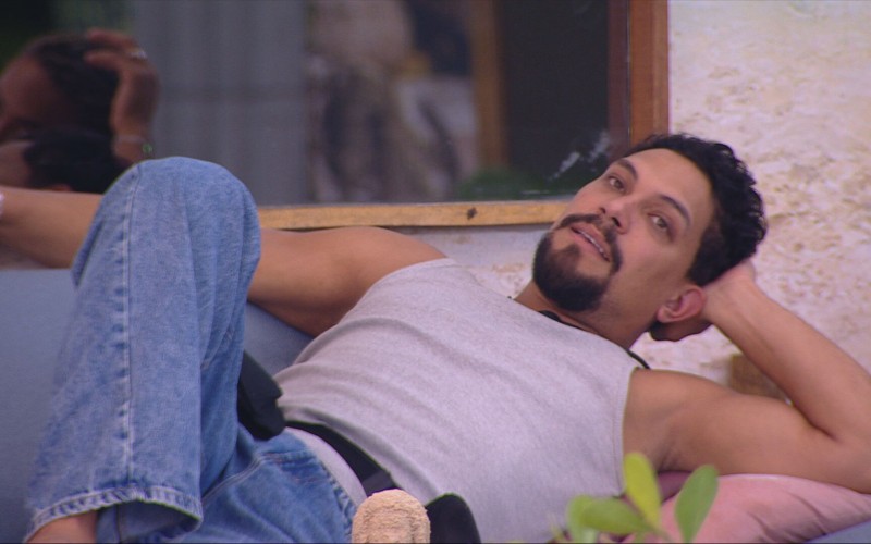 Vinícius fala sobre voto de Renata: 