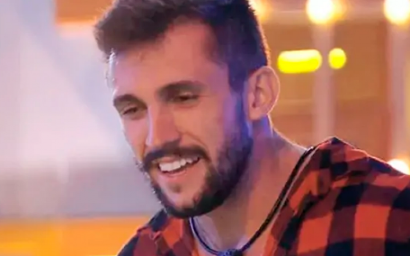 BBB 2021: Arthur deixa escapar que tem um “grande amor” fora do reality