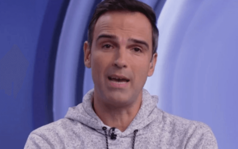 BBB 2022: Tadeu Schmidt surpreende e ironiza Lollipopers no paredão