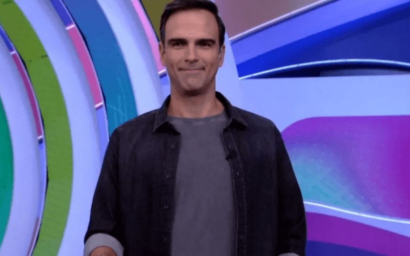 BBB22: Público reclama de tratamento dos brothers com Tadeu Schmidt