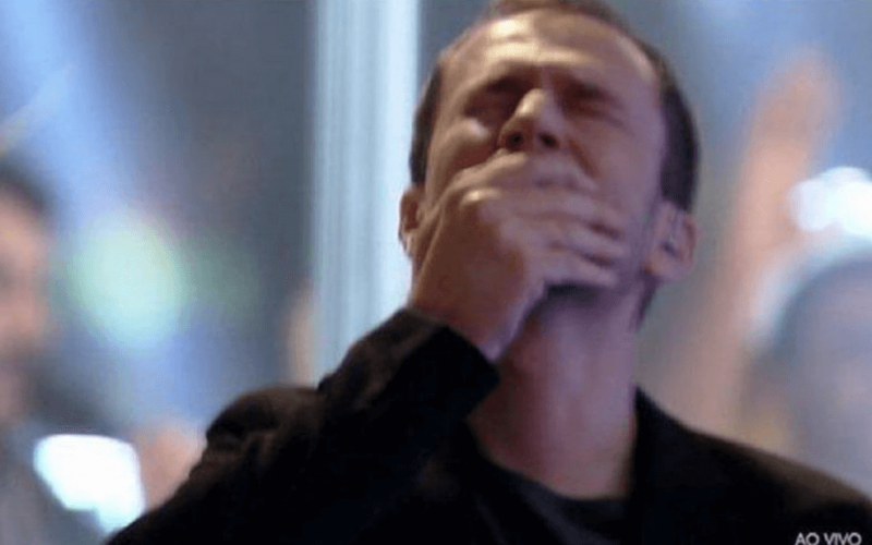 Boninho faz linda homenagem a Tiago Leifert após emoção na final