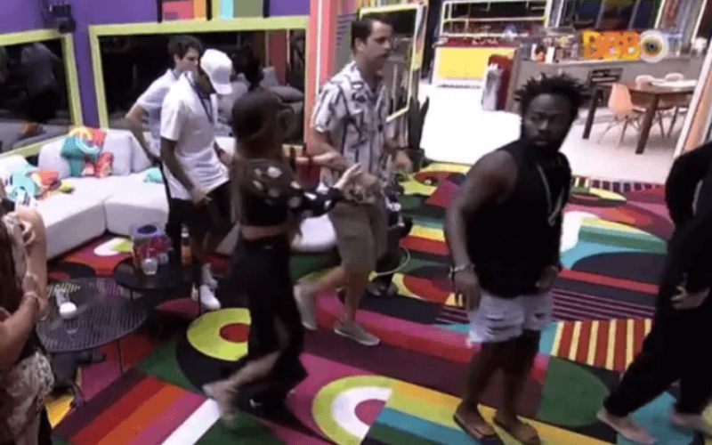 Gustavo ignora Laís após votação do BBB 22, e web vibra: 