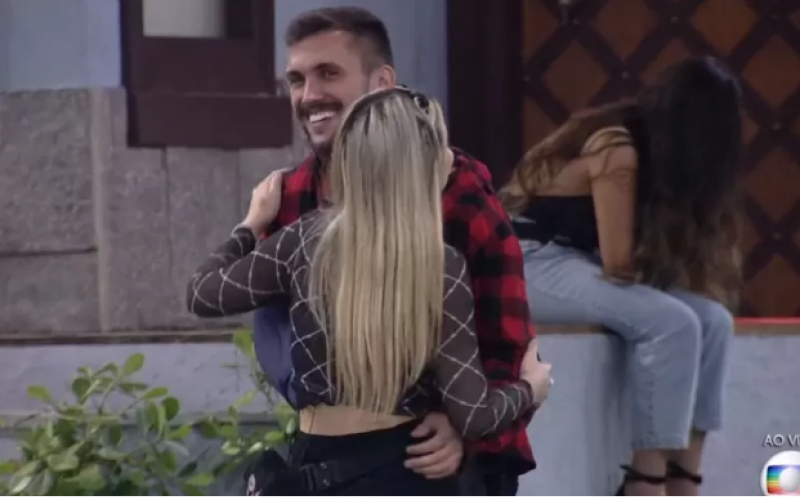 Sozinha, Juliette chora após eliminação de Lumena 