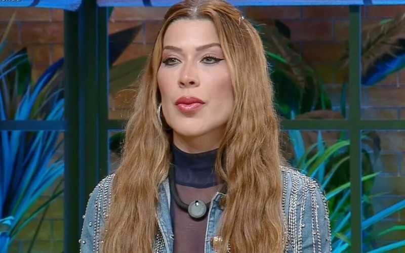 Renata é eliminada de A Fazenda 17