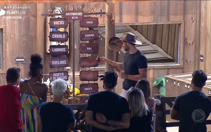 Fazendeiro Netto divide as tarefas da semana