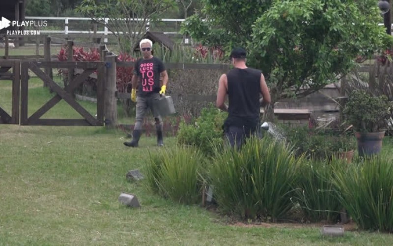 Flores! Viny e Guilherme fazem paródia com hit dos Titãs