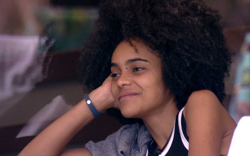 Gabriela comenta com Rodrigo sobre sua falsa Eliminação: 