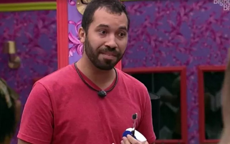 Gil perde a paciência com Arthur e brother rebate: 