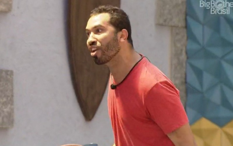 Gil surta no BBB21 após discussão e grita: 