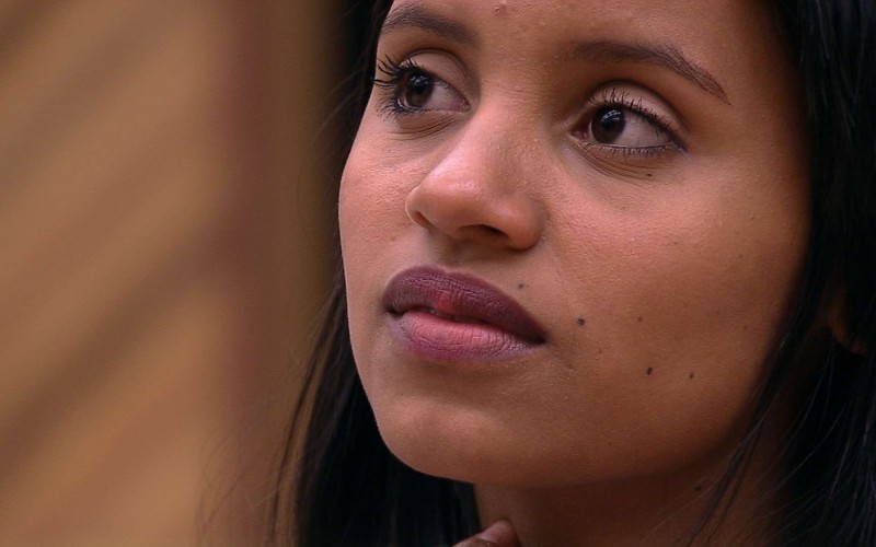 Gleici comemora que chegou na Final e ouve: 