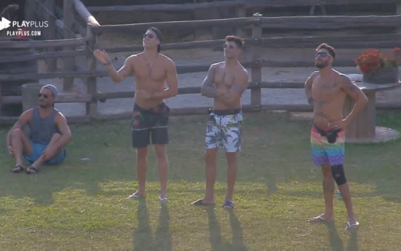 Guilherme, Diego, Netto e Rodrigo soltam pipa