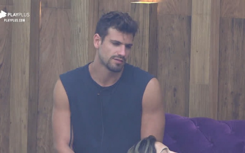 Guilherme diz que Thayse não dorme porque quer saber de tudo