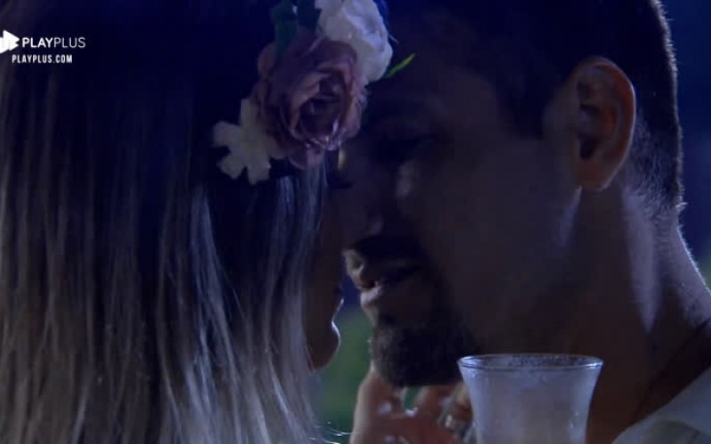 Guilherme e Tati se beijam após conversarem sobre Bifão